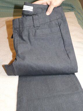 Women Dockers Favorite Fit gray w/pinstripe dress pant size 8